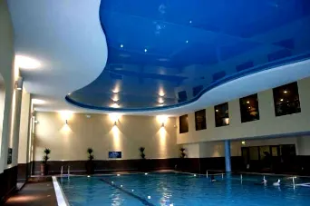 رطوبت استخر و کنترل آن