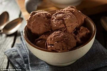 بستنی شکلاتی