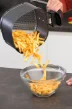سرخ کن بدون روغن تفال فرانسه در حال خالی کردن